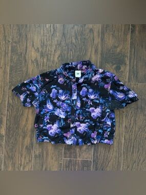 Vans Small Purple and Black Floral Button Up Crop Top